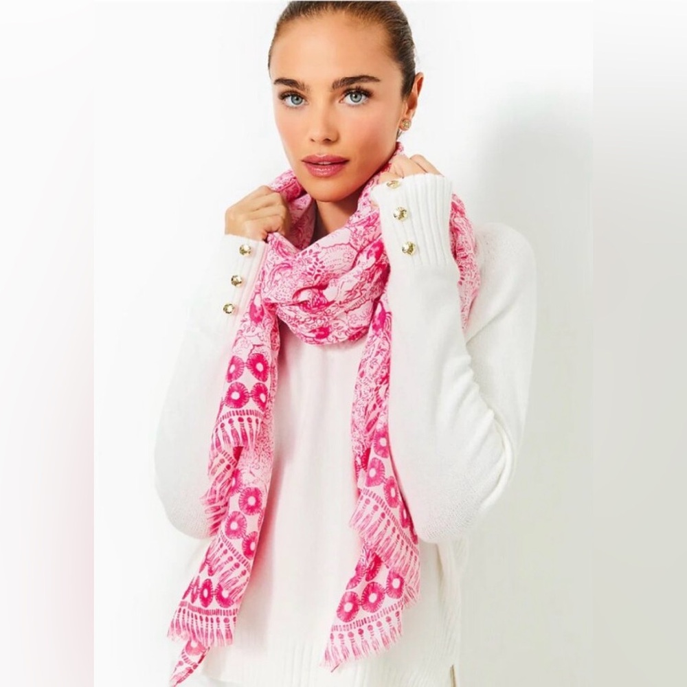 Women’s Lilly Pulitzer Printed Scarf Raspberry Rouge Animal Magnetism New